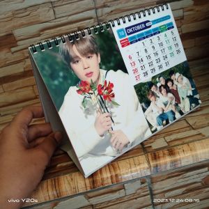 Kalender Meja BTS