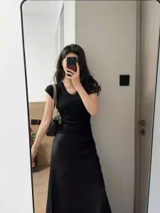 Black V-Neck Short Sleeve Ice Silk Knitted T-Shirt Womens Summer Slimming Stylish Small Top Comfortable Korean Style Pure Color