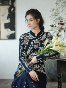Chinese Style Embroidery Knitwear Slim Fit