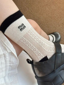 รองเท้าหนังบาง MlU ลายหัวใจฤดูใบไม้ร่วง เข็มขัดผู้หญิง หมวก ถุงมือ เครื่องประดับฤดูใบไม้ร่วง 2024 ฤดูร้อน โพลีเอสเตอร์ ผ้าฝ้าย