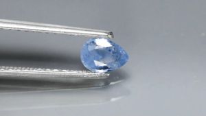 0.60 ct พลอยแท้ พลอยไพลิน ซีลอน เผาเก่า สีน้ำเงิน ทรงหยดน้ำ