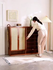 Rak Sepatu Desain Elegan & Penyimpanan Multifungsi