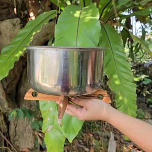 ที่รองหม้อ ไม้สัก รองได้ 2 ด้าน มีรู สำหรับห้อย ยาว 25*สูง4*หนา1ซม แผ่นไม้รองจาน รองหม้อ กระทะ แผ่นรองหม้อ ที่รองของร้อน ไม้รองหม้อ ทนความร้อน จัดเก็บง่าย สะดวกสบาย ของใช้ในครัว