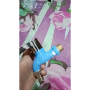 Keran Plastik Topi Taman 1/2 inch kran PVC murah - BIRU