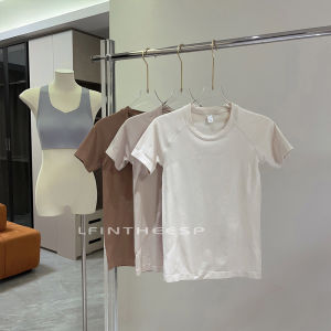 Seamless Yoga Sportswear Short Sleeve Running Tight Fit Quick Dry Breathable Fitness T-Shirt Womens Sportswear Moisture Wicking