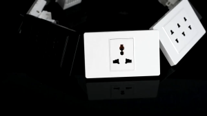 Ổ cắm tường Ổ cắm tường usb bảng nhựa 5V 2100ma 118 * 72mm