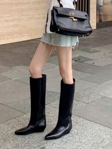 รองเท้าบูทส้นสูงหนังสีดำสำหรับผู้หญิง ทรงหัวแหลม ทรงสูงถึงเข่า สไตล์ย้อนยุค แฟชั่นฤดูใบไม้ร่วง/ฤดูหนาว รองเท้าบูททรงสตรีท