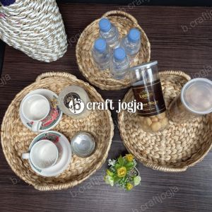 Nampan Bulat Anyaman Enceng Gondok Kerangka Besi (satuan) Kerajinan Anyaman Jogja