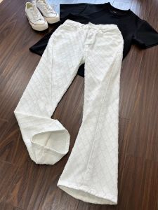 กางเกงยีนส์ทรงตรงเอวสูงลายดอกไม้สำหรับผู้หญิง กางเกงขายาวทรงหลวมสีขาว ทรงสลิมฟิต กางเกงขายาวทรงหลวมสำหรับผู้หญิงในฤดูใบไม้ร่วง