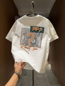 เสื้อยืดคอกลมแขนสั้นผ้าฝ้ายแท้สำหรับผู้ชายในช่วงฤดูร้อน เสื้อเชิ้ตแฟชั่นแขนยาวครึ่งตัว โลโก้พิมพ์ลายเรียบง่าย สวมใส่สบาย