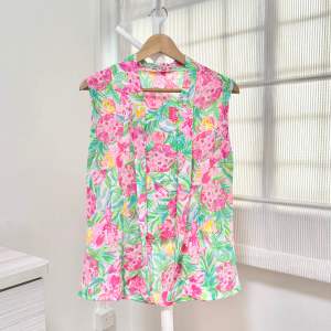 ❤️New Sleeveless Bright Flower Pattern Batik Blouse M Size ❤️