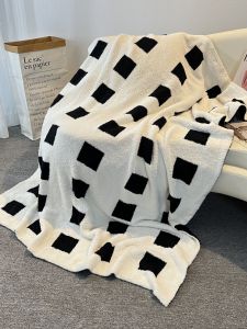 Luxurious Thickened Velvet Blanket for Nap Winter Sofa Bed Car Use High Breathability Knitted Polyester Fiber Warmth All Seasons