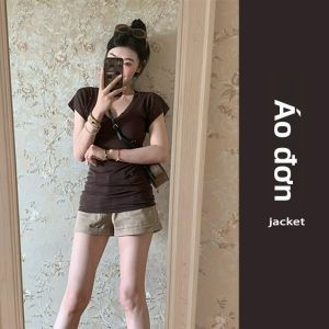 YUEZHONGWEI | Áo thun nữ cổ chữ V màu nâu ngắn ôm vừa vặn mùa hè thiết kế nhỏ gọn cạp cao áo mặt nạ