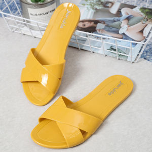 รองเท้าแตะส้นแบนคริสตัลเยลลี่สําหรับผู้หญิงแฟชั่นลําลองสวมใส่ทุกวันพร้อมพื้นรองเท้าพลาสติกกันลื่นเหมาะสําหรับวัยกลางคนและผู้สูงอายุ