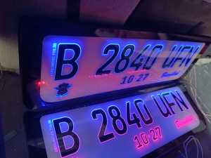 Plat mobil akrilik led non timbul