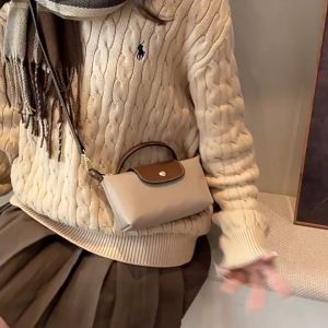 กระเป๋ามินิเกี๊ยวแบบใหม่ของฝรั่งเศสสำหรับผู้หญิง กระเป๋าใส่โทรศัพท์มือถือแบบสะพายข้างขนาดเล็ก กระเป๋าถือไนลอนแบบบิด