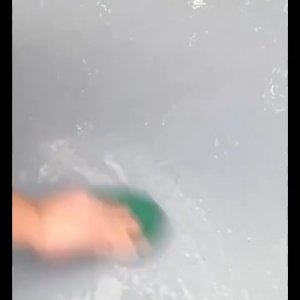 แปรงลูกกลิ้งฟรี สีพื้นอีพ็อกซี่ทนการสึกหรอ สีพื้นอีพ็อกซี่สีทึบกันน้ำ 500G สีพื้นอีพ็อกซี่ปิดผนึกกันน้ำ สีพื้นอีพ็อกซี่ ให้ความแข็งแรงทนทานต่อการสึกหรอ ปกป้องพื้นได้สวยงาม เป็นมิตรต่อสิ่งแวดล้อม และทำความสะอาดง่าย