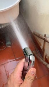 Bộ vòi xịt vệ sinh nhựa xám KENISI-BXN51 bộ xịt nhựa xámđầu xịt mạ NIKEN chống gẫy tay