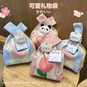 กระเป๋าถือถักลายกระต่ายแพนด้า วันเกิดครึ่งปี งานฉลองวันเกิดครบรอบหนึ่งปี กระเป๋าถือถักลายดอกไม้ กระเป๋าถือถักแบบสวมข้อมือ กระเป๋าถือถักแบบลำลอง