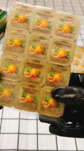 2 hộp kẹo cam trái tim tuổi thơ thái lan