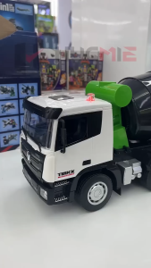 HUINA 1557 RC Concrete Mixer Truck 1:18 Scale 2.4GHz 9 Channel Remote Control Construction Toy with Lights