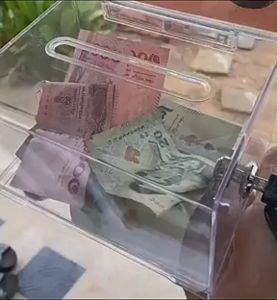 【GIORGIO ARMANI MALL】กล่องใส่ทิป ตู้บริจาค กล่องใส่เงิน Tip Box รุ่น กล่องใส่ทิปมีล๊อก กล่องบริจาค ตู้รับบริจาค กล่องทิป