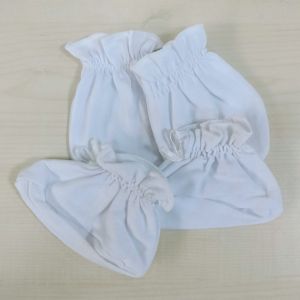 Cotton White Baby Mittens Booties Garterized Soft Fabric Gentle Fit Suitable for Newborns Ideal for Keeping Babys Hands Feet Warm