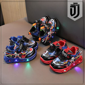 Sepatu Sneakers ULTRAMAN Lampu LED Anak Balita Sporty / Sepatu Kets Tali Perekat Anak Laki Laki usia 1 2 3 4 5 6 tahun / Sepatu MENYALA Anak Cowok Fashion Trendy / Sepatu Baby Casual Pria Sol Menyala Karakter Superhero / Sepatu Running Anak LED Lucu Keren