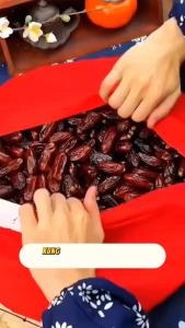 BUY 1 GET 1 100G Black date palm Natural zero added Soft Gold Black Dates Pitted Dried Dates Healthy