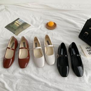 💖KAK SHOPZ💖รองเท้าแมรี่เจน รองเท้าส้นสูง 2 ซม. รองเท้าหนังทำงาน ไตรรงค์ รองเท้าผู้หญิงหรูหรา