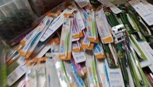 Bộ 03 cây Bàn chải đánh răng lông tơ Suree bảo vệ  nứơu răng Thái Lan