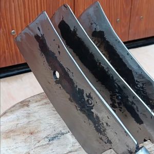 GOLOK CINCANG DAGING & TULANG: ALAT PERCETAKAN DAGING BERKUALITAS