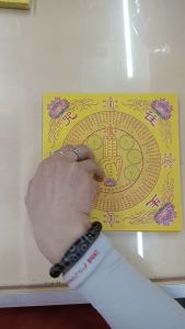单色 七咒往生神咒 (一包150张 20cmX20cm) 五色七咒往生钱 莲花纸 往生钱 七咒往生钱 折纸 往生咒  往生神咒 praying product joss paper 往生者 大悲咒  好兄弟 清明
