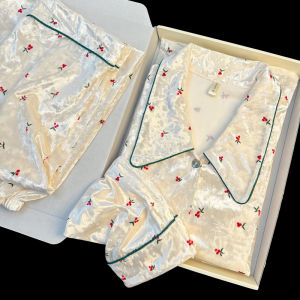 Luxurious Gold Diamond Fleece Pajamas Set for Women with Long Sleeves And Pants Home Wear Autumn Winter New Arrival Floral Print