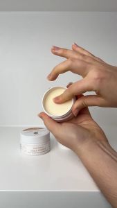 SÁP DƯỠNG BƠ HẠT MỠ HƯƠNG VANI MOOGOOcho da siêu khô nứt nẻ (có thể dưỡng môi và toàn thân) -