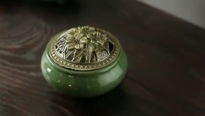 Hộp 40 Khoanh Nhang Vòng Trầm Hương Bộ Lư Xông Trầm Hương Đỉnh đốt nhang bằng gốm sứ cao cấp