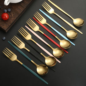 เครื่องใช้โต๊ะสแตนเลส 304 เกาหลี ส้อมความงามสูง ช้อนความงามสูง ส้อมสี ช้อนสี เครื่องใช้โต๊ะสแตนเลสความงามสูง เครื่องใช้โต๊ะมีค่าสูง ส้อมที่จับยาวในครัวเรือน