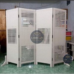 Partisi Ruangan Rotan Sintetis Motif Bolong Pintu 4