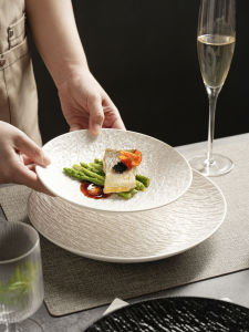 Nordic Style Ceramic Plate Luxury White Steak Plate Japanese Dining Utensils Flat Plate for Home Use Dinner Party