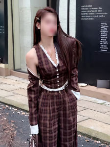 Retro Fashion Plaid Set Womens Short Strap Vest Long Sleeve Gown High Waist Wide Leg Pants Autumn New Style Casual Outfit
