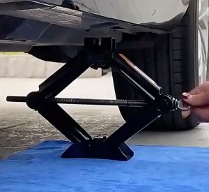 KUNCI PAS PEMUTAR DONGKRAK MOBIL RATCHET WRENCH MR JACK