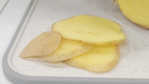 Pisau Dapur Pengupas dan Pengiris Multifungsi 3 in 1 yang Dapat Disesuaikan dengan Pegangan Plastik