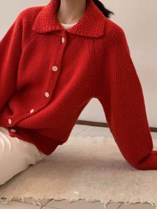 เสื้อคาร์ดิแกนถักสีแดงสไตล์ฝรั่งเศส ทรงหลวม คอโปโล แขนยาว ปกติ ฤดูใบไม้ผลิและฤดูใบไม้ร่วง เสื้อคลุมกันหนาวสำหรับผู้หญิง