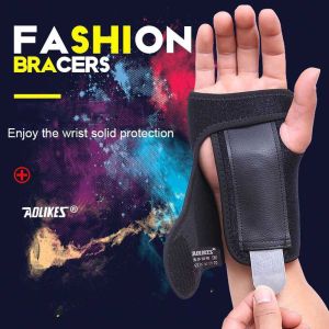 Pelindung Pergelangan Tangan Adjustable Wrist Protector 1 PCS - Black
