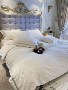 Import Classy White European Carved Milk Fiber Four-Piece Set Winter Thick Coral Fleece Anti-Static Flannel