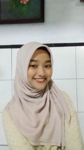 Hijab Paris Jadul Varisha Segiempat Redrose Jilbab Segi Empat Polos Krudung Voile