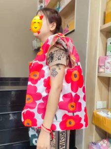 🌍กระเป๋าผ้าสุดเก๋ กระเป๋า Shopping Bag ช่วยลดขยะ แถมยังพกพาสะดวก น้ำหนักเบา จุของได้เยอะ ทนทาน ใช้ได้นาน ขนาดกระเป๋า 40*58 cm. ขนาดพับเก็บ 11*15 cm