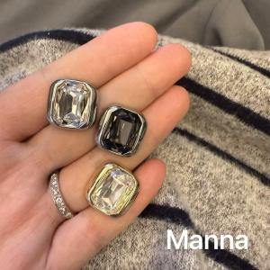 Manna กระดุมโลหะตกแต่งเพชรเทียมสี่เหลี่ยมสำหรับเสื้อโค้ทและเสื้อสเวตเตอร์ กระดุมตกแต่งแฟชั่น กระดุมเสื้อผ้า กระดุมเสื้อผ้า