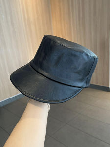 Korean Style PU Leather Equestrian Hat Fashionable Versatile Flat Top Duckbill Cap Womens British Retro Black Knight Newsboy Cap