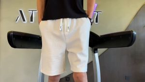 กางเกงขาสั้นผ้าแจ็คการ์ดสำหรับผู้ชาย กางเกงขาสั้นสไตล์เกาหลี กางเกงขาสั้นแฟชั่นฤดูร้อน กางเกงขาสั้นผู้ชาย